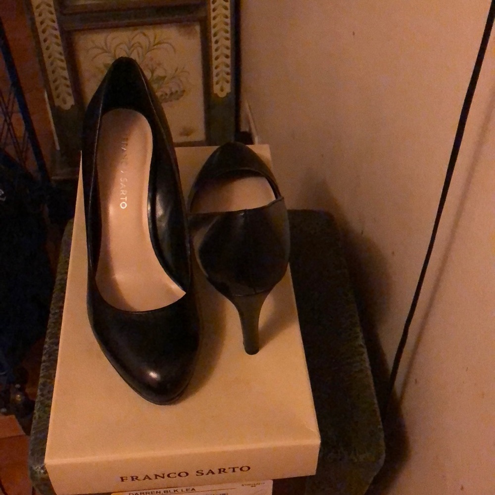 Franco Sorto Pumps in Black.